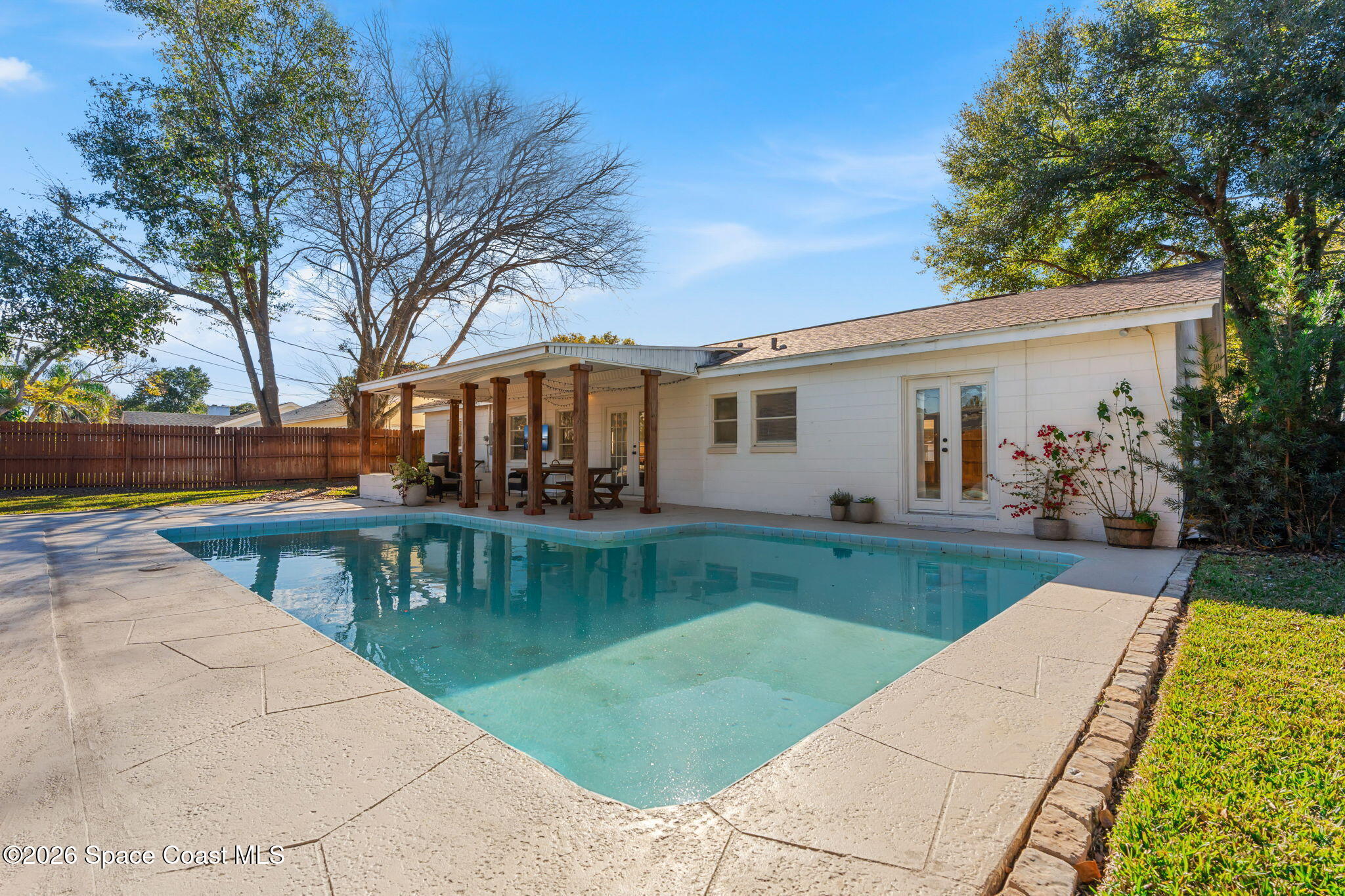 2319 Hunterfield Road Maitland, FL 32751 - Photo 33 of 48 Pool and Lanai Views