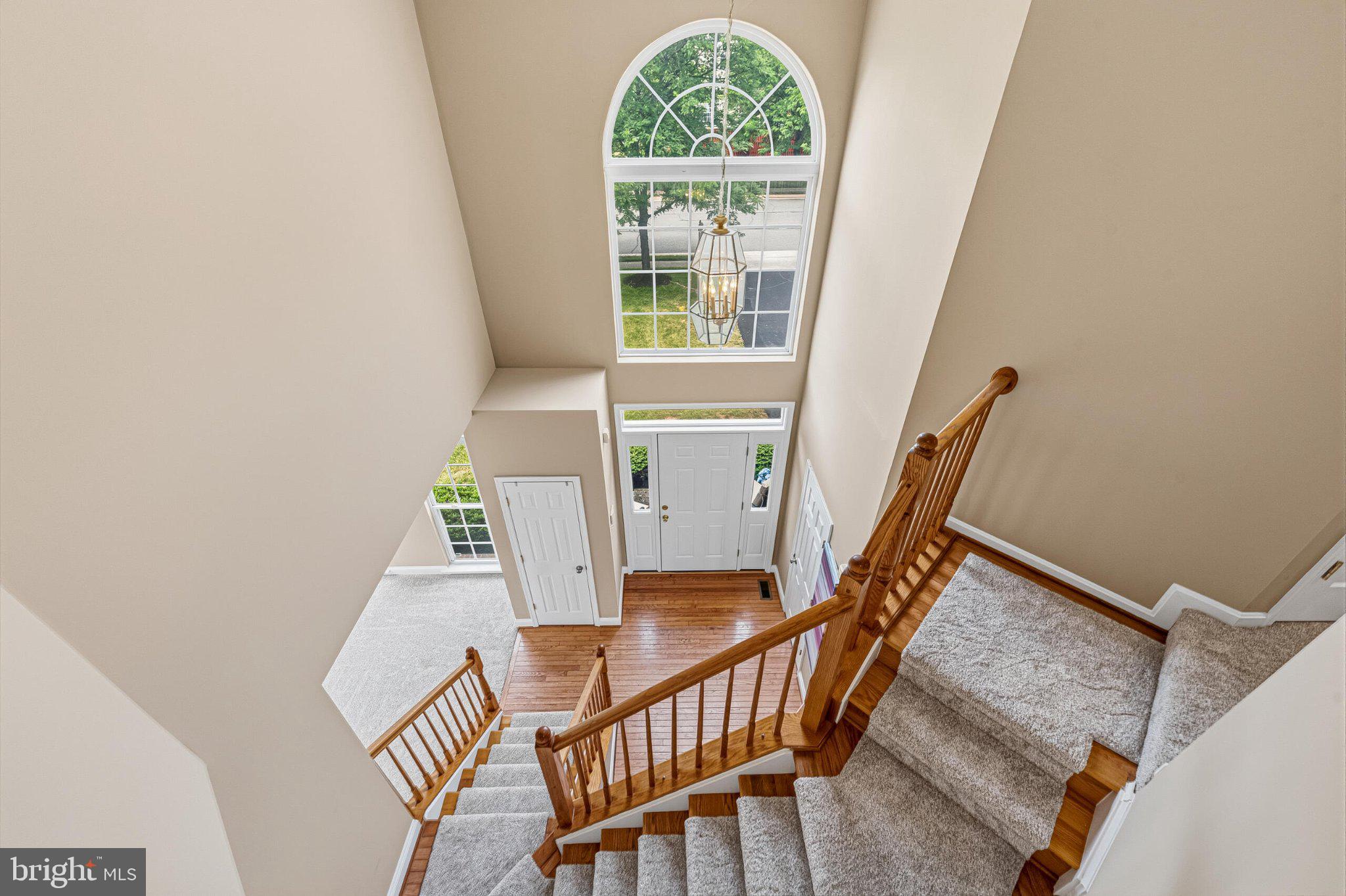 602 Shanks Evans Road Northeast Leesburg, VA 20176 - Photo 32 of 43 Inviting entryway with natural light.