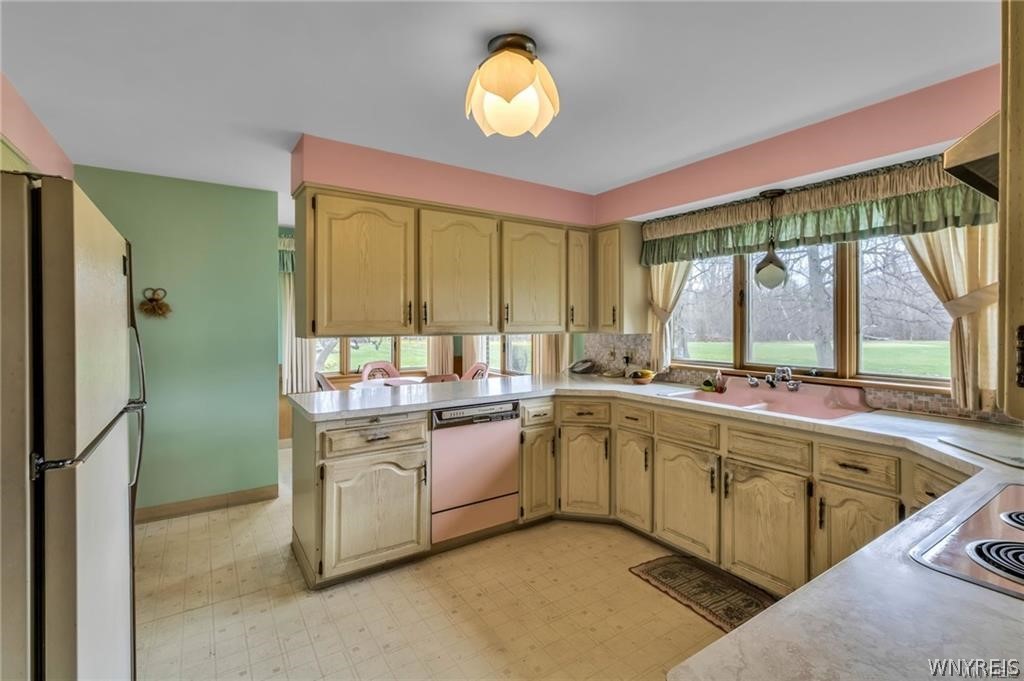 5153 Lake Shore Road Hamburg, NY 14075 - Photo 15 of 49