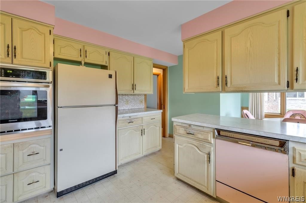 5153 Lake Shore Road Hamburg, NY 14075 - Photo 16 of 49