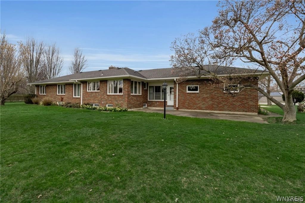 5153 Lake Shore Road Hamburg, NY 14075 - Photo 4 of 49