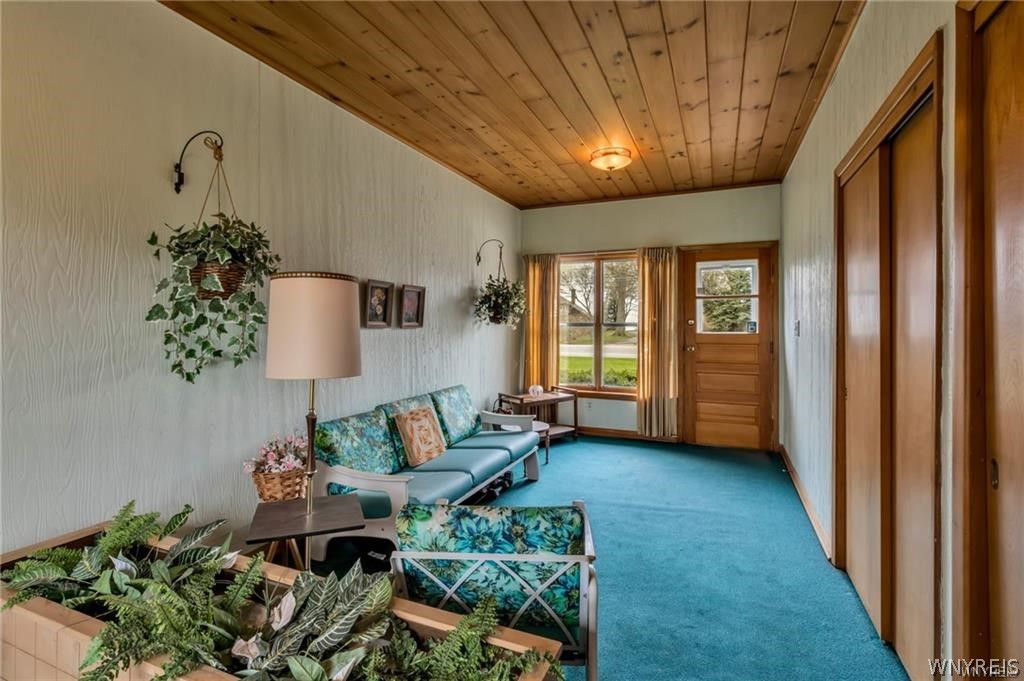 5153 Lake Shore Road Hamburg, NY 14075 - Photo 9 of 49
