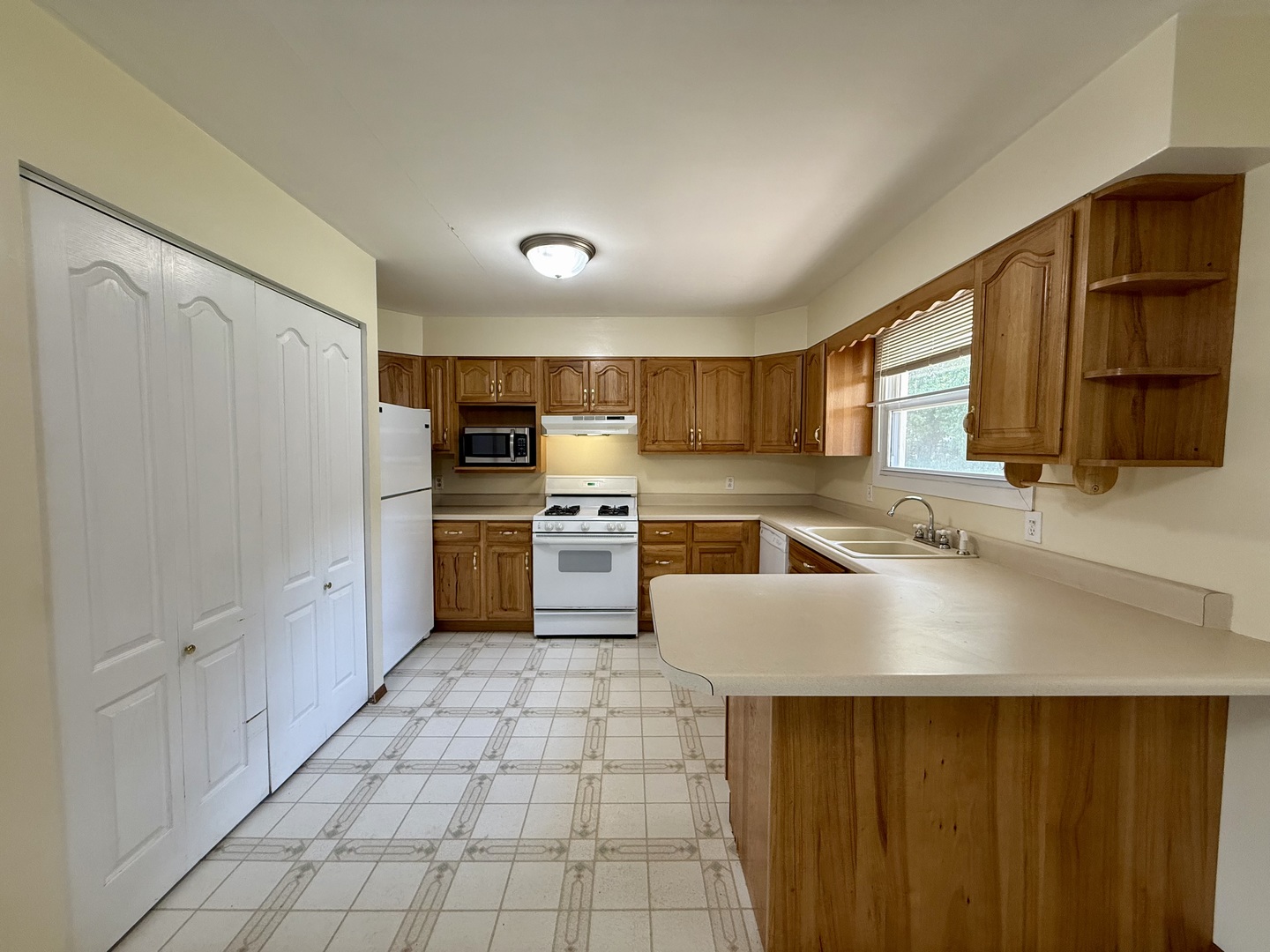 1712 Gleason Drive Rantoul, IL 61866 - Photo 8 of 23 Gallery Image 8