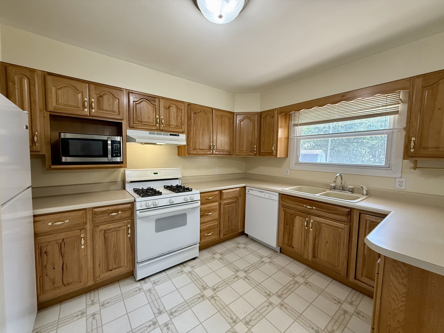 1712 Gleason Drive Rantoul, IL 61866 - Photo 10 of 23 Gallery Image 10