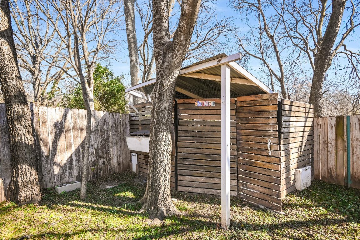 1402 Waterloo Trail, Unit B Austin, TX 78704 - Photo 15 of 18