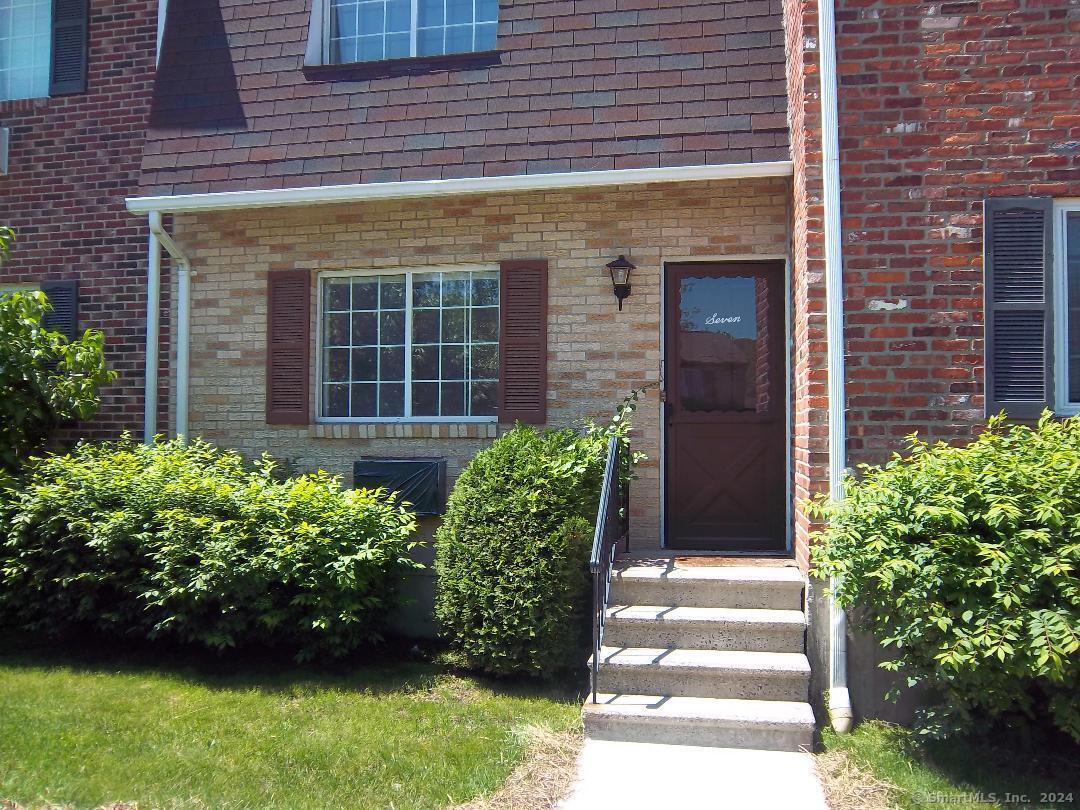 36 Sharon Road, Unit 7 Waterbury, CT 06705 - Photo 1 of 1