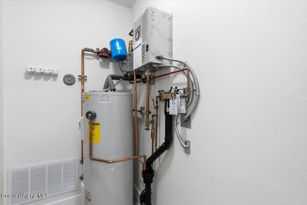 962 Waterloo Lane Coeur D'Alene, ID 83815 - Photo 32 of 46 Large Utility Room