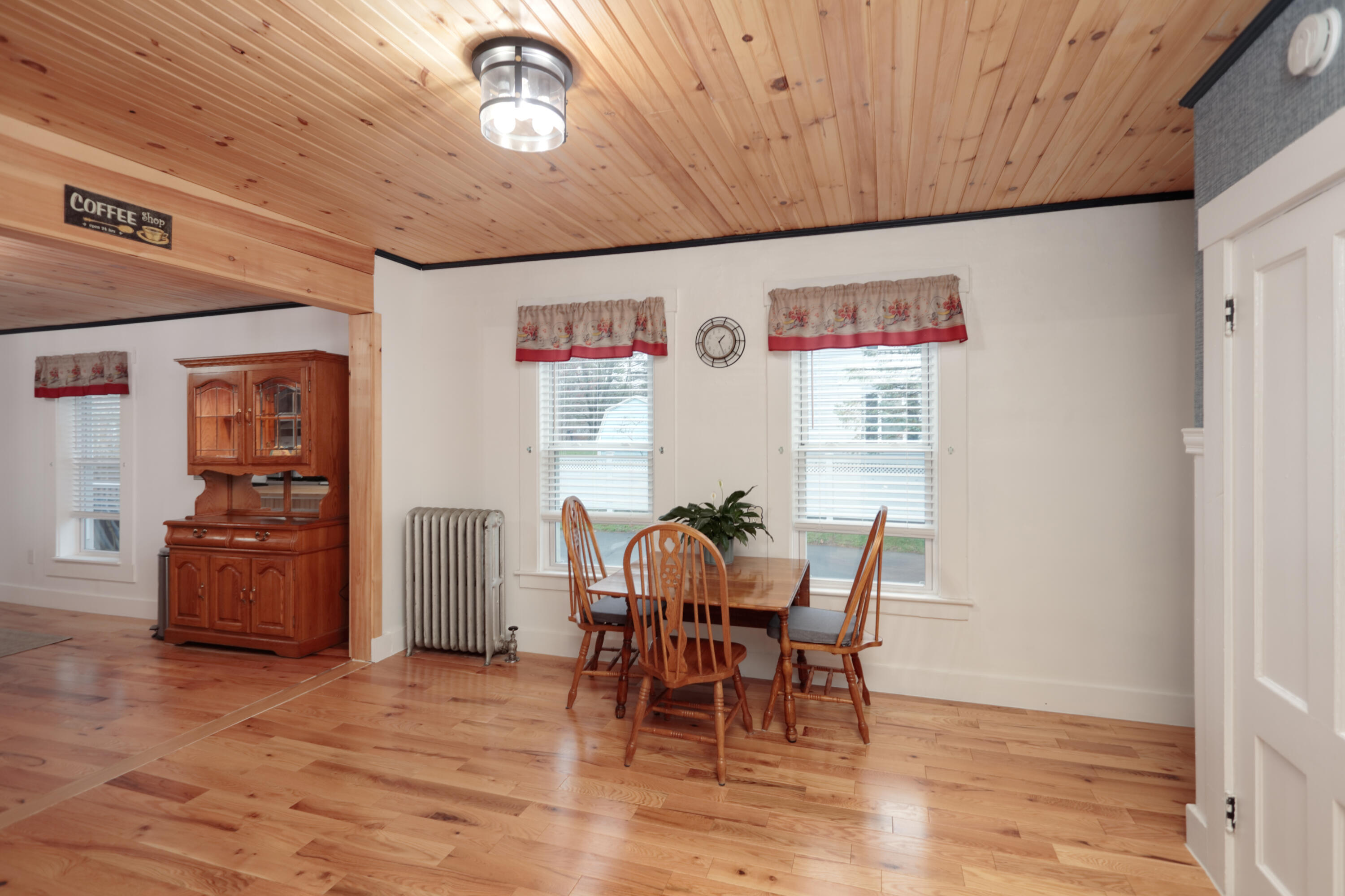 94 Rochester Street Berwick, ME 03901 - Photo 11 of 48 9105