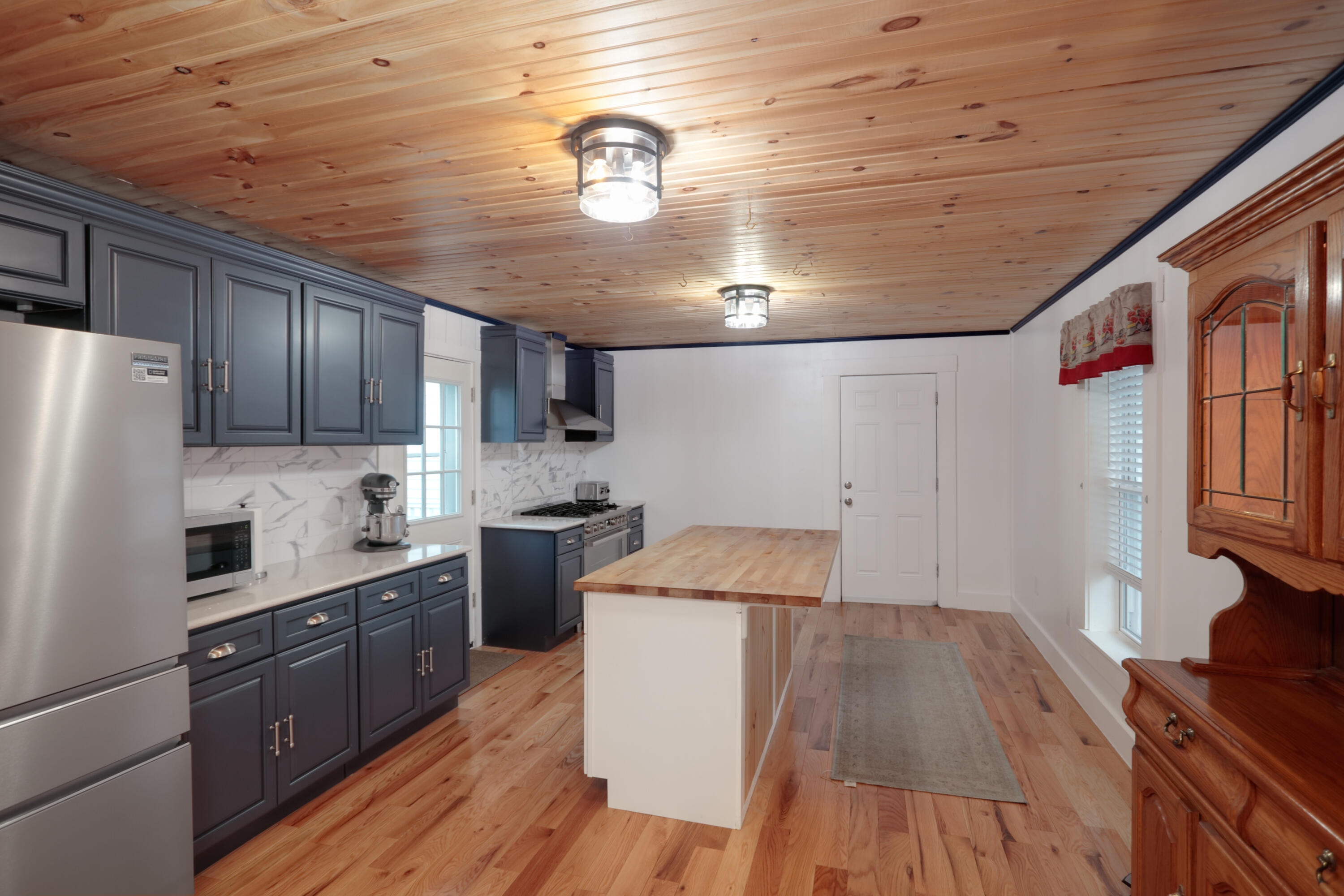 94 Rochester Street Berwick, ME 03901 - Photo 6 of 48 9084