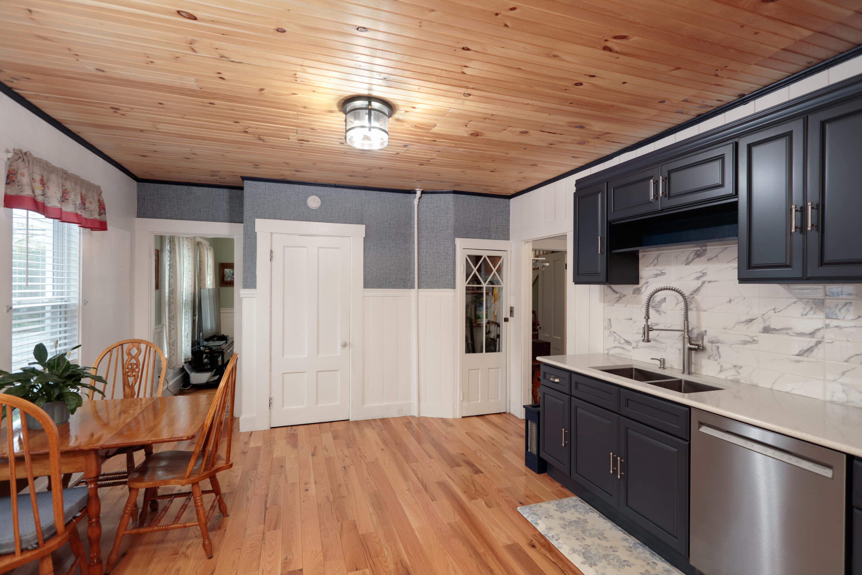 94 Rochester Street Berwick, ME 03901 - Photo 7 of 48 9093