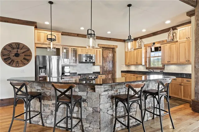 $3,995,000 | 98 Saddle Back Trail, Blue Ridge, GA 30513