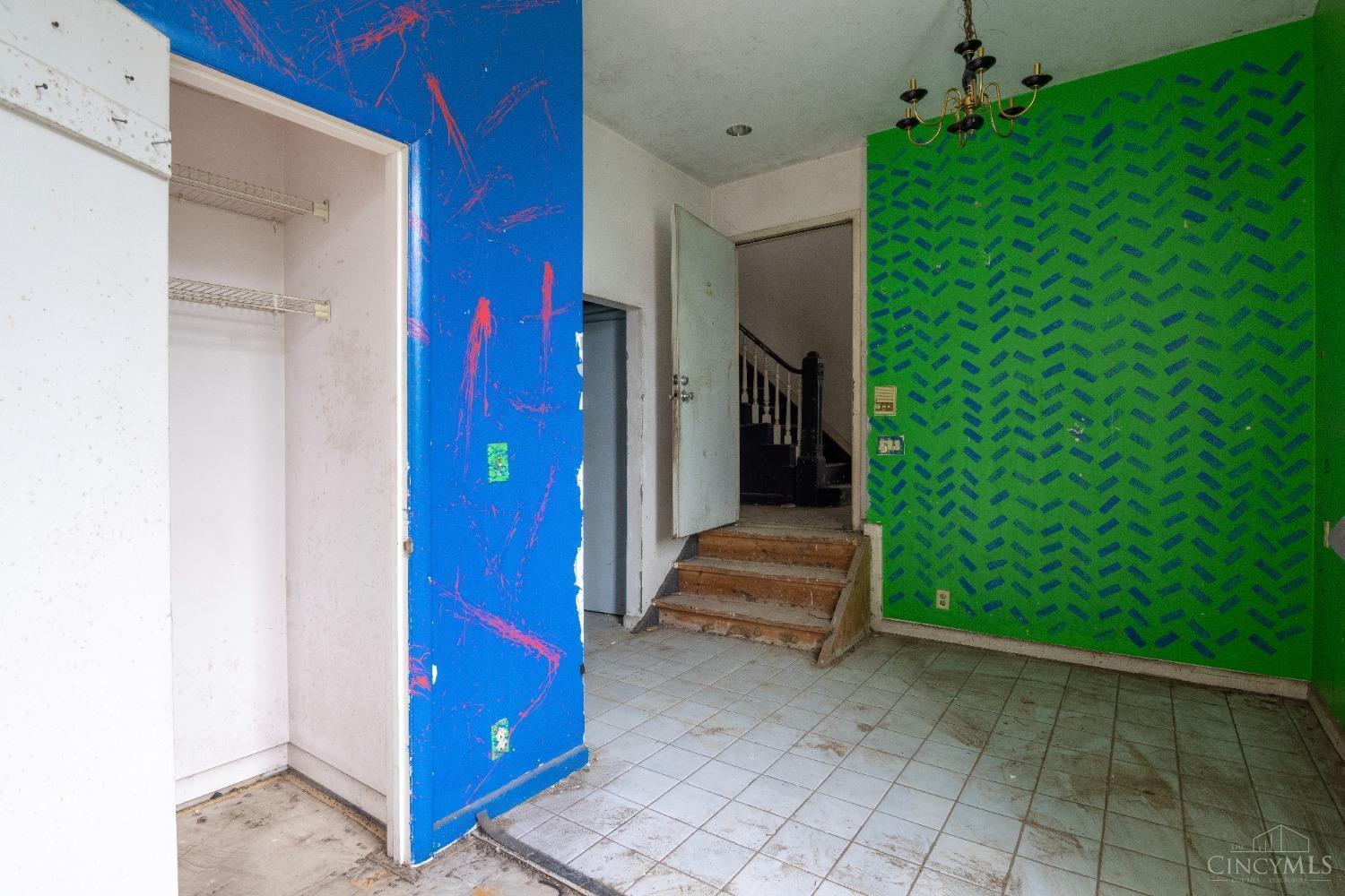 2136 Ravine Street Cincinnati, OH 45214 - Photo 9 of 50 Gallery Image 9