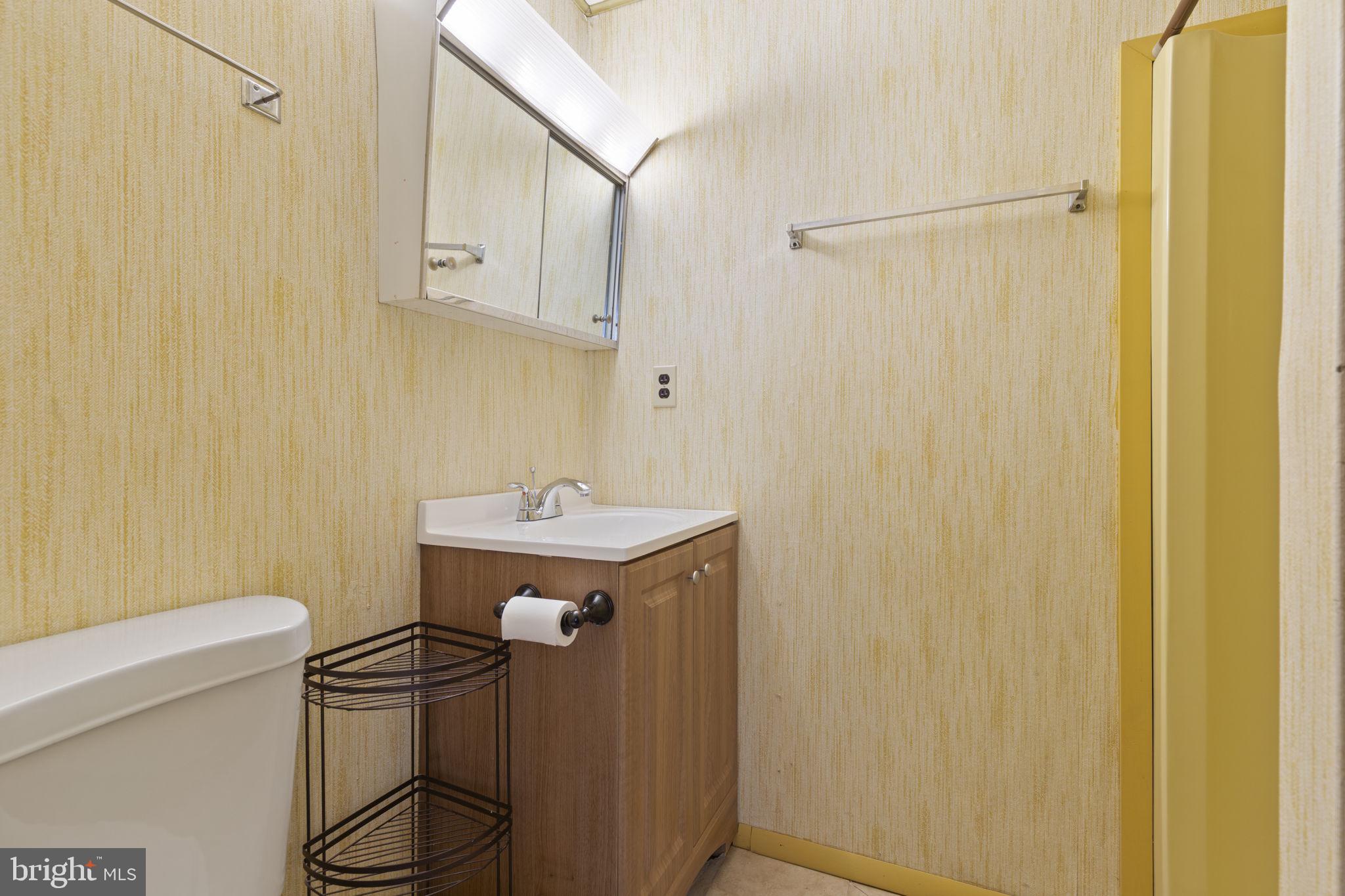 1409 Maple Avenue Baltimore, MD 21221 - Photo 15 of 35