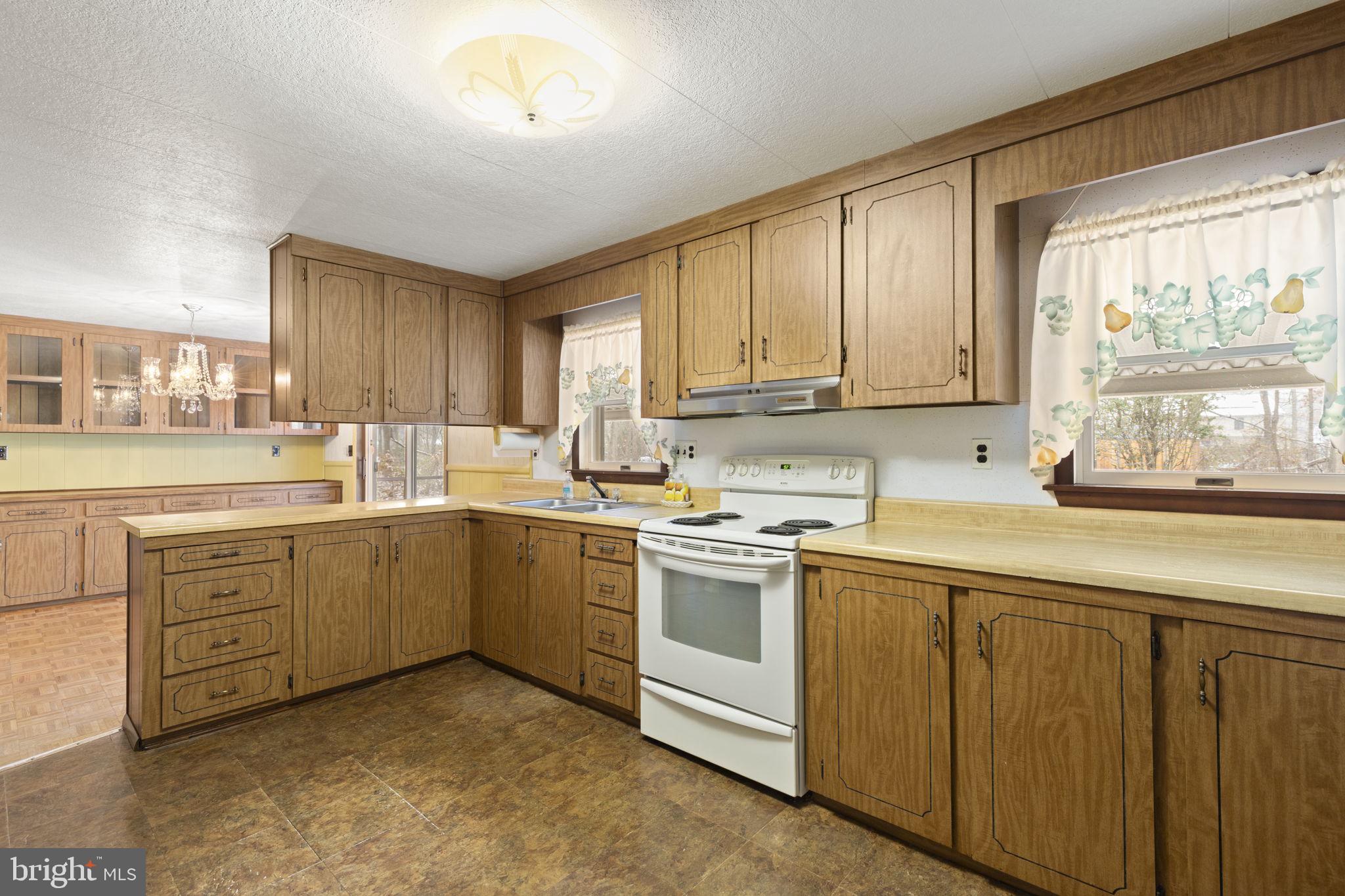 1409 Maple Avenue Baltimore, MD 21221 - Photo 6 of 35