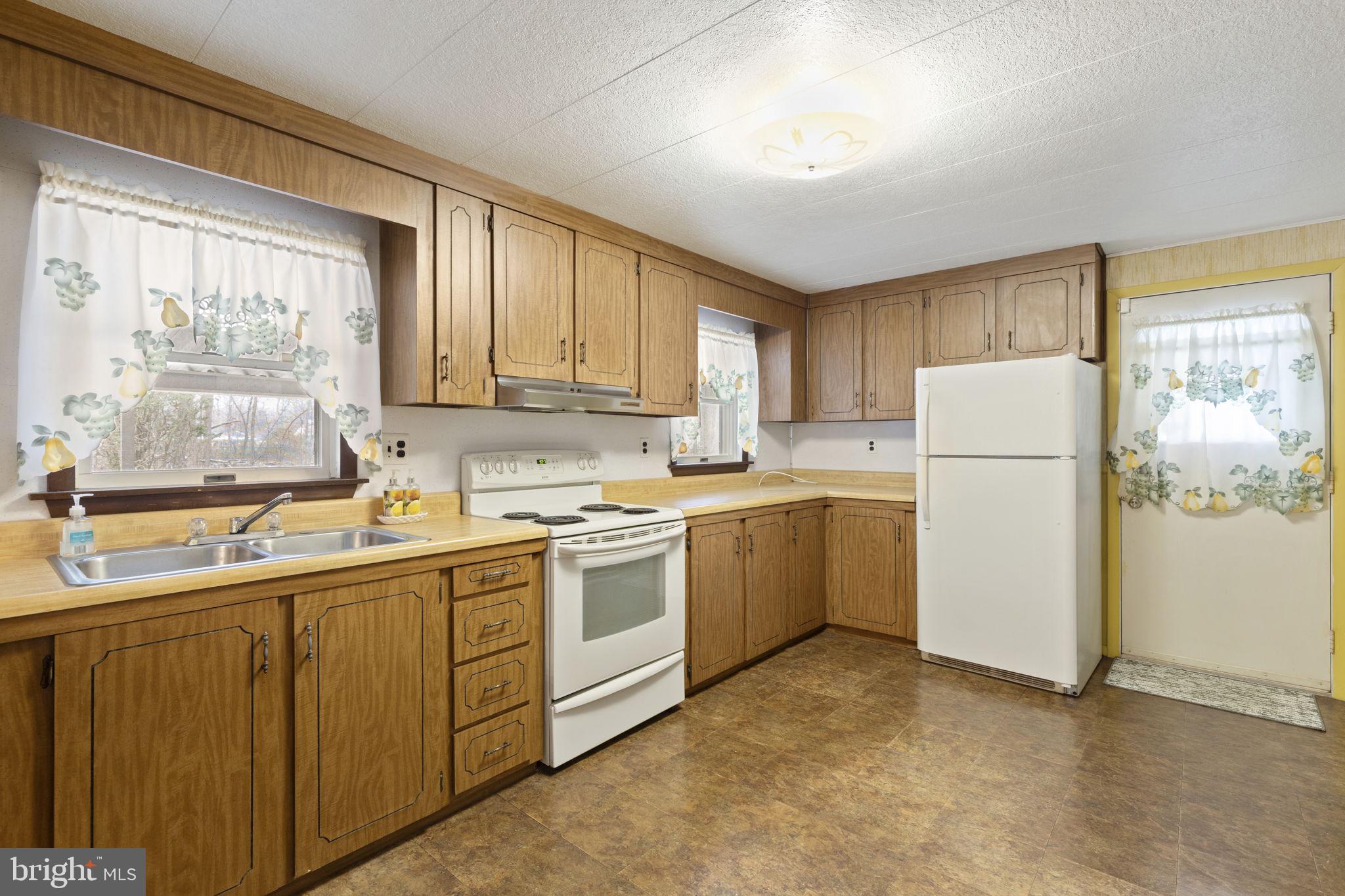 1409 Maple Avenue Baltimore, MD 21221 - Photo 7 of 35