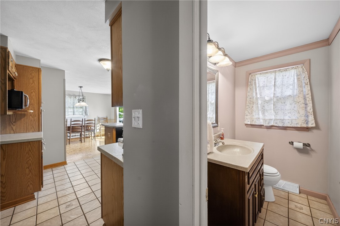 108 Richards Road Camillus, NY 13031 - Photo 18 of 37
