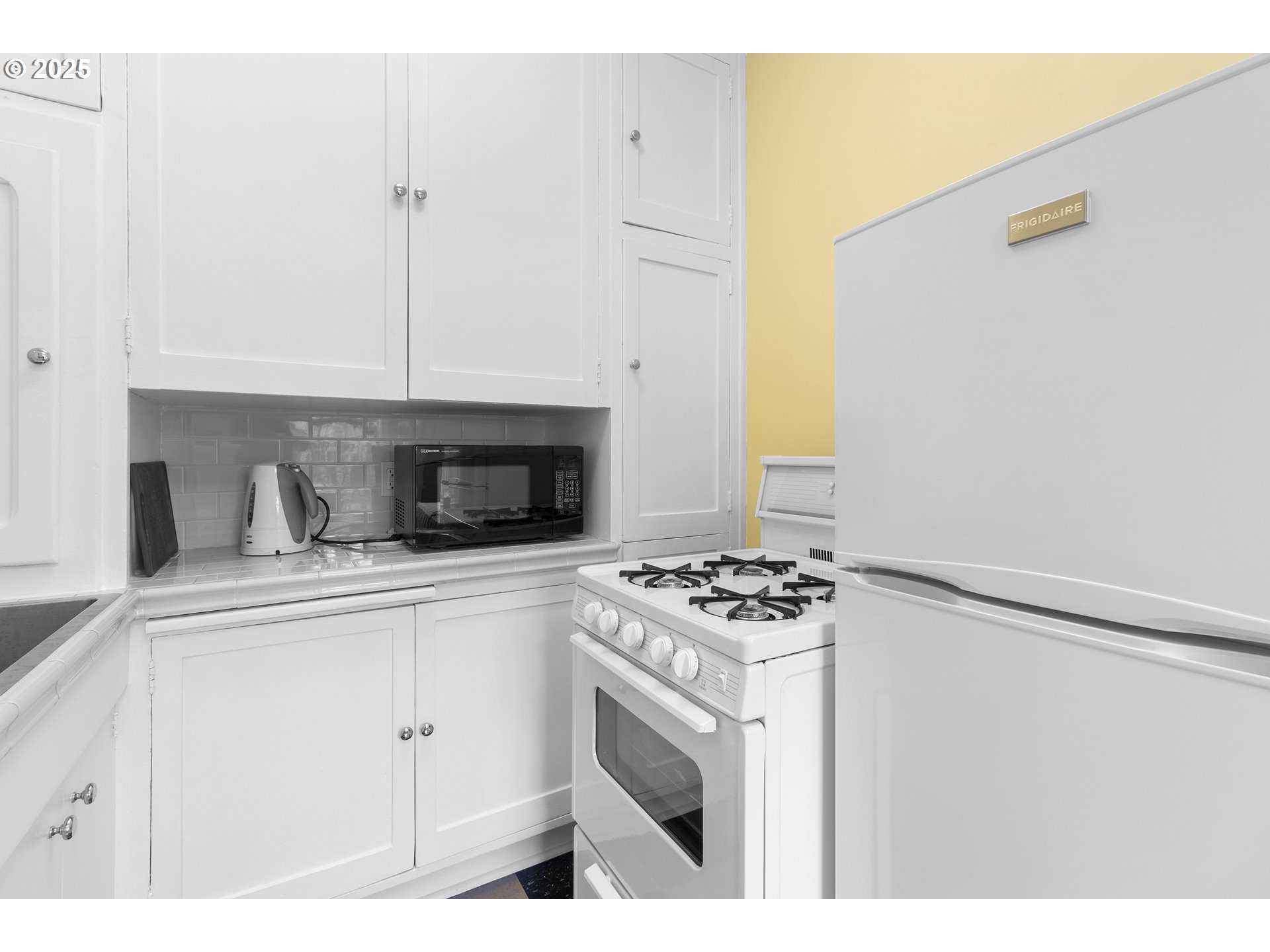 709 Southwest 16th Avenue Portland, OR 97205 - Photo 26 of 43