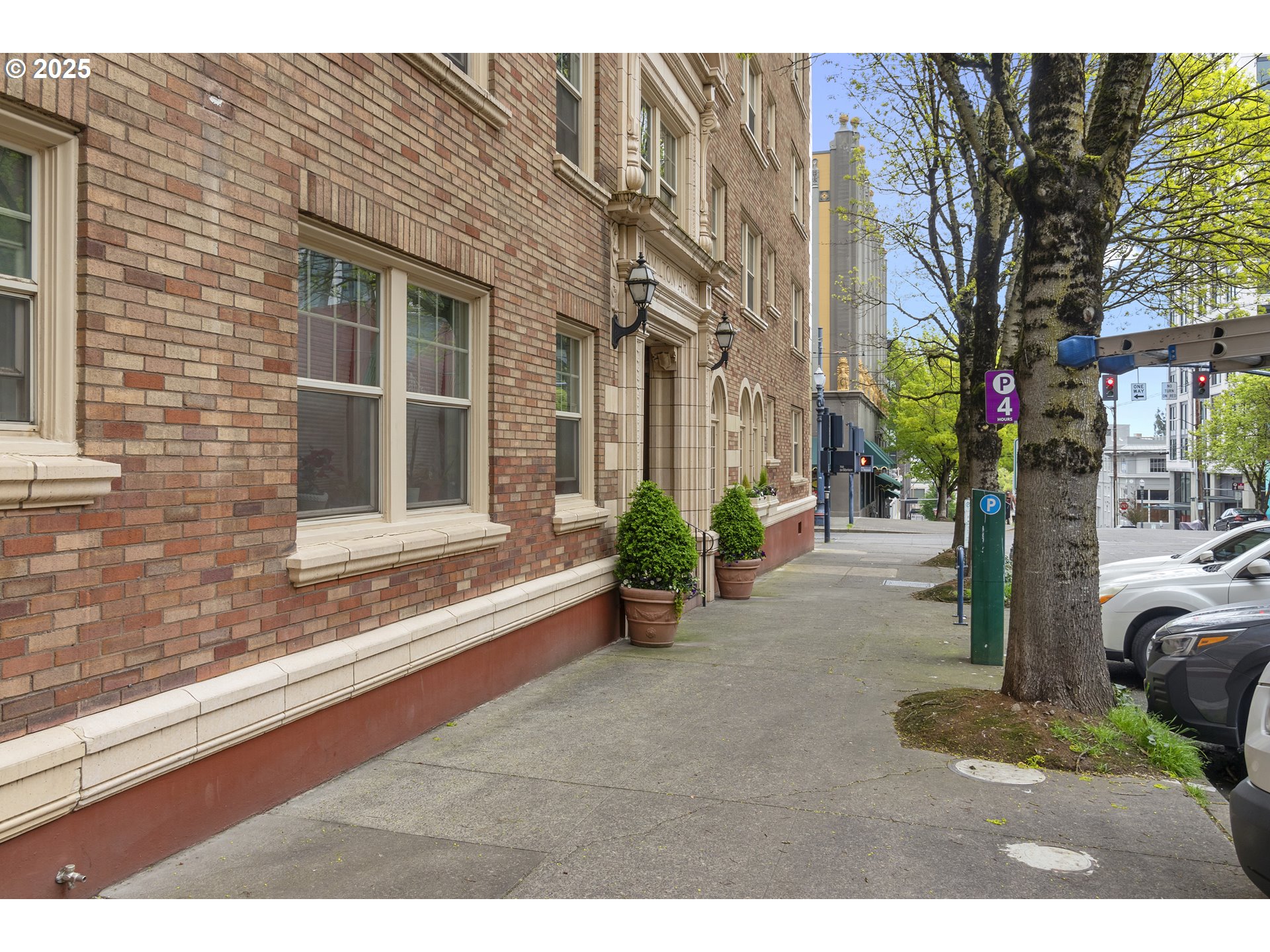 709 Southwest 16th Avenue Portland, OR 97205 - Photo 42 of 43