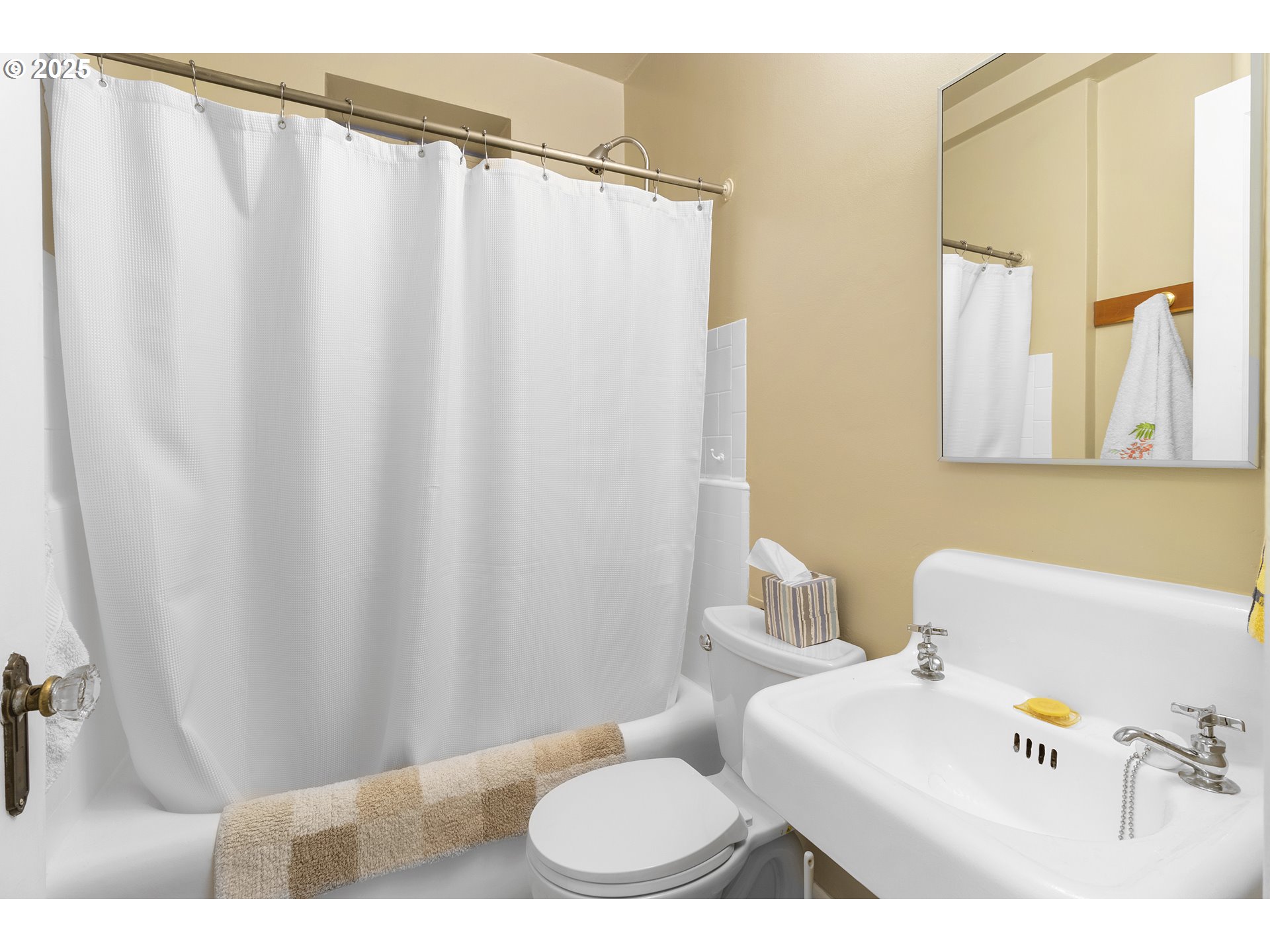 709 Southwest 16th Avenue Portland, OR 97205 - Photo 8 of 43