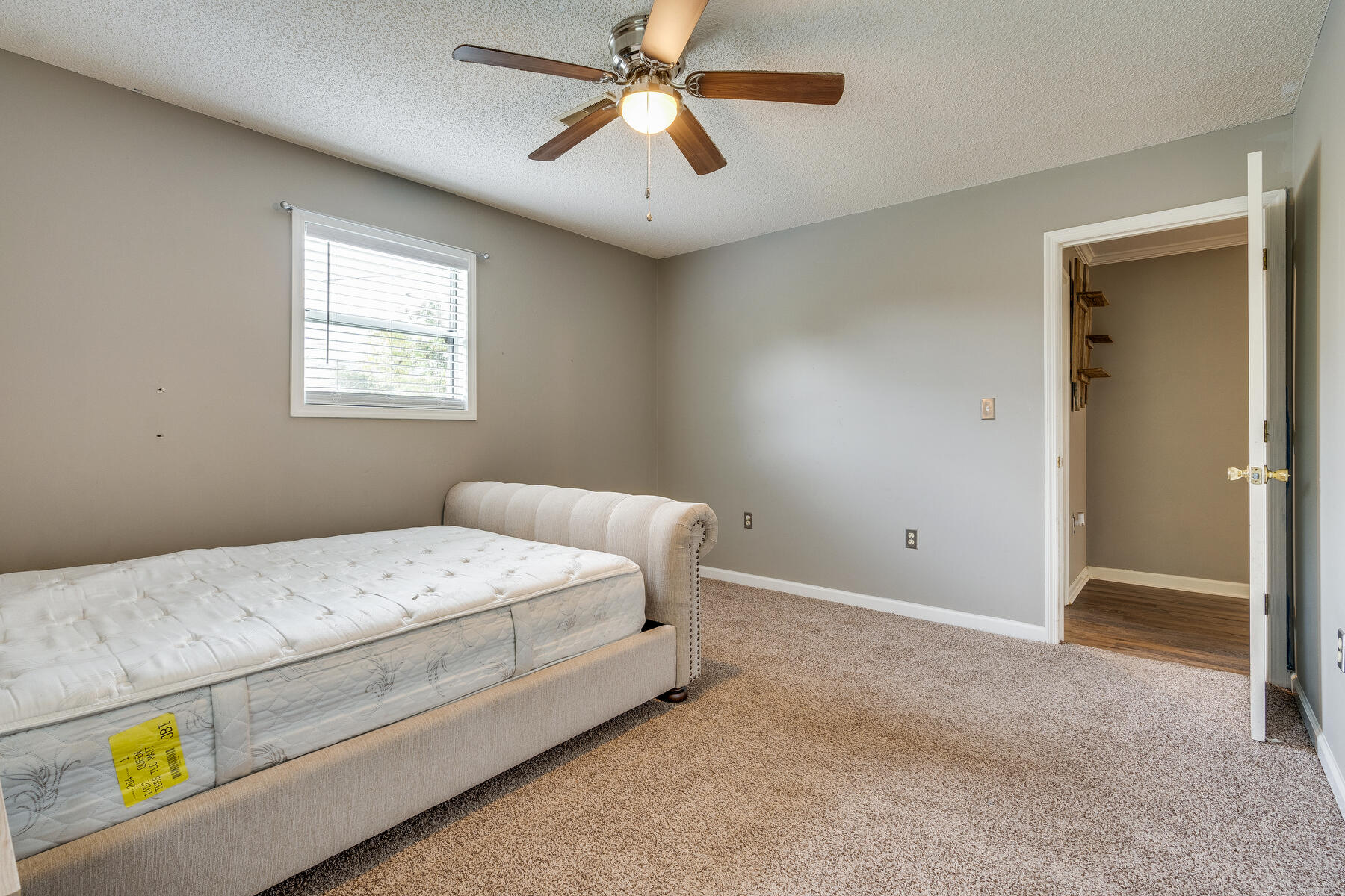 181 Hart Road Elizabethton, TN 37643 - Photo 14 of 34 016