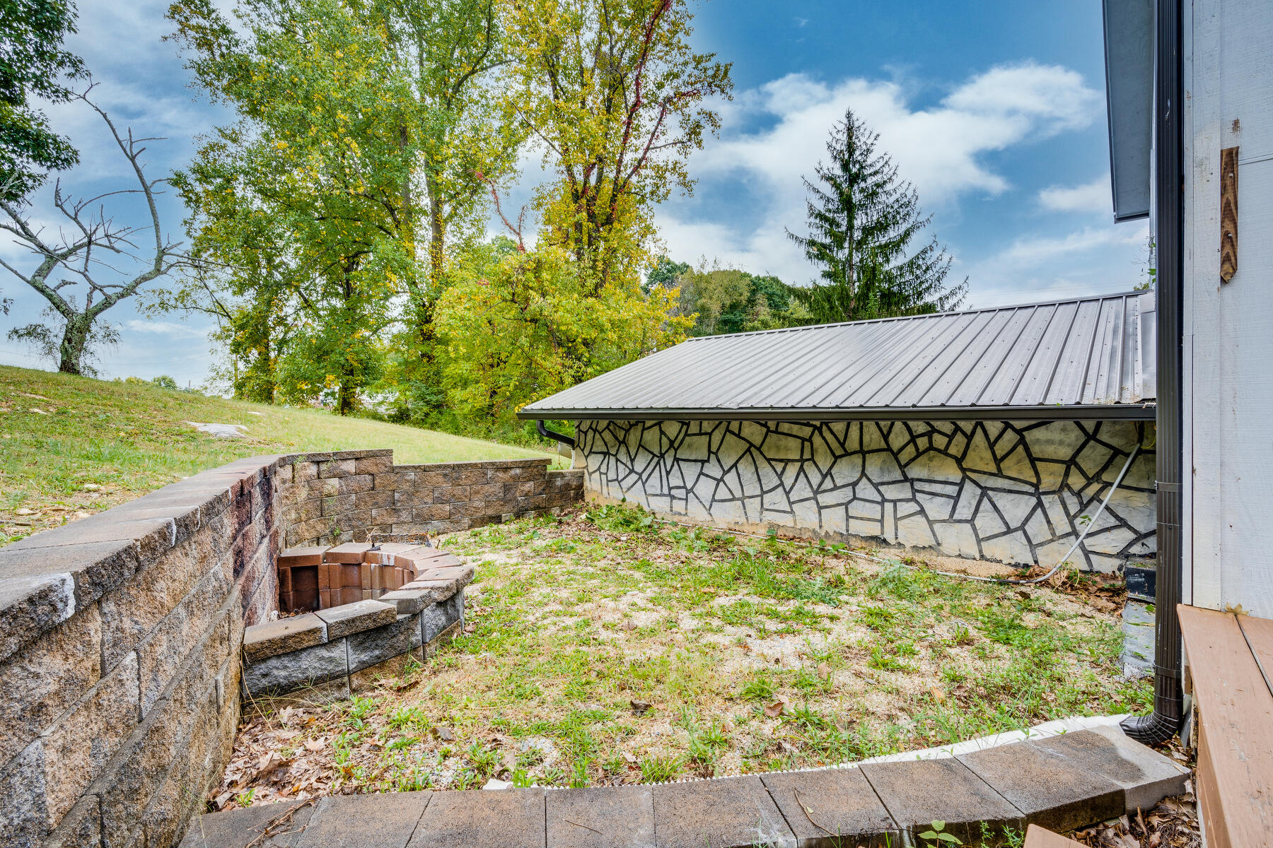 181 Hart Road Elizabethton, TN 37643 - Photo 33 of 34 005