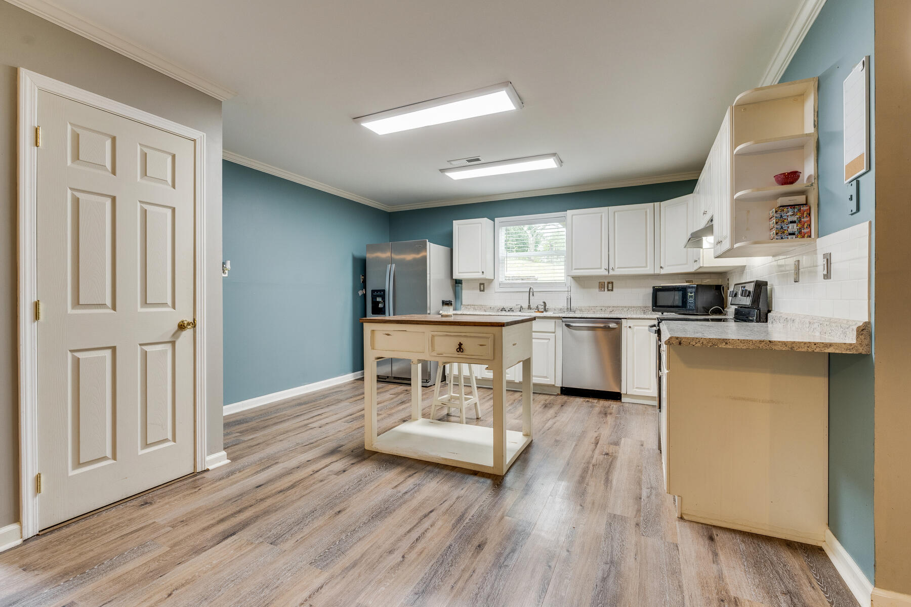 181 Hart Road Elizabethton, TN 37643 - Photo 10 of 34 012