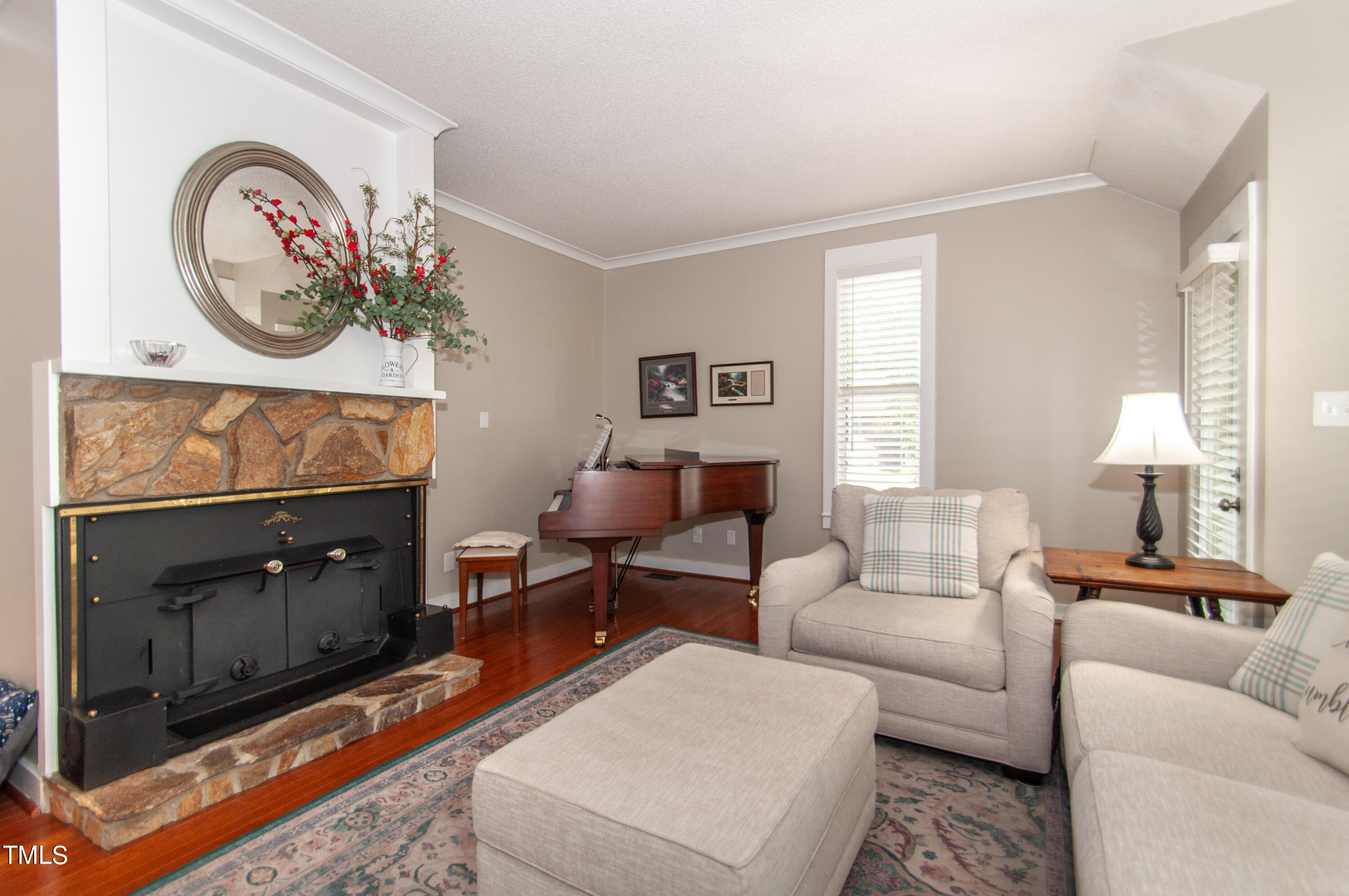 6044 Sentinel Drive Raleigh, NC 27609 - Photo 4 of 32 Living room (2)