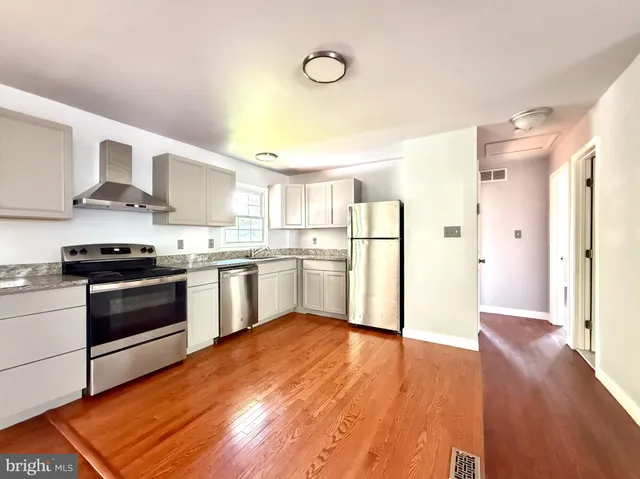 $2,800 | 4537 Kingston Road, Woodbridge, VA 22193