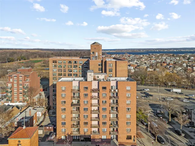 $424,000 | 1600 Parkview Avenue, Unit 7C | Pelham Bay