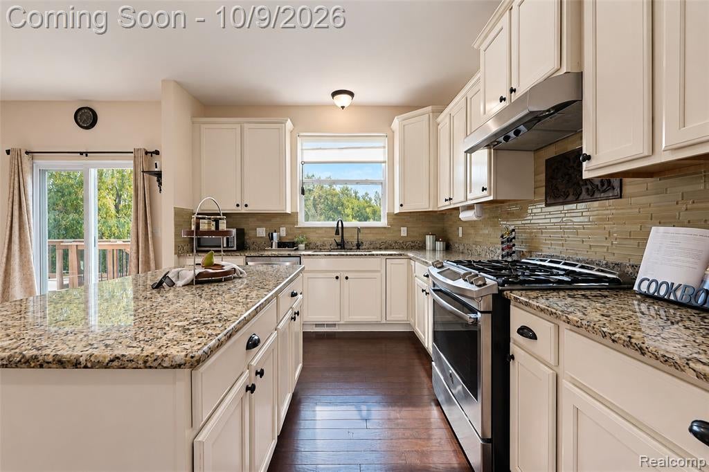 27363 Victoria Road Novi, MI 48374 - Photo 16 of 67 Gallery Image 16