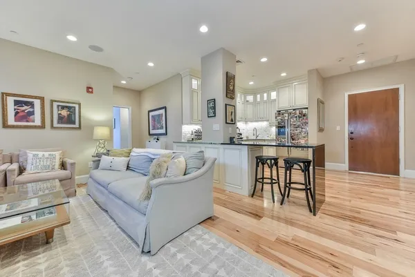 $5,200 | 9 Appleton Street, Unit 1, Boston, MA 02116
