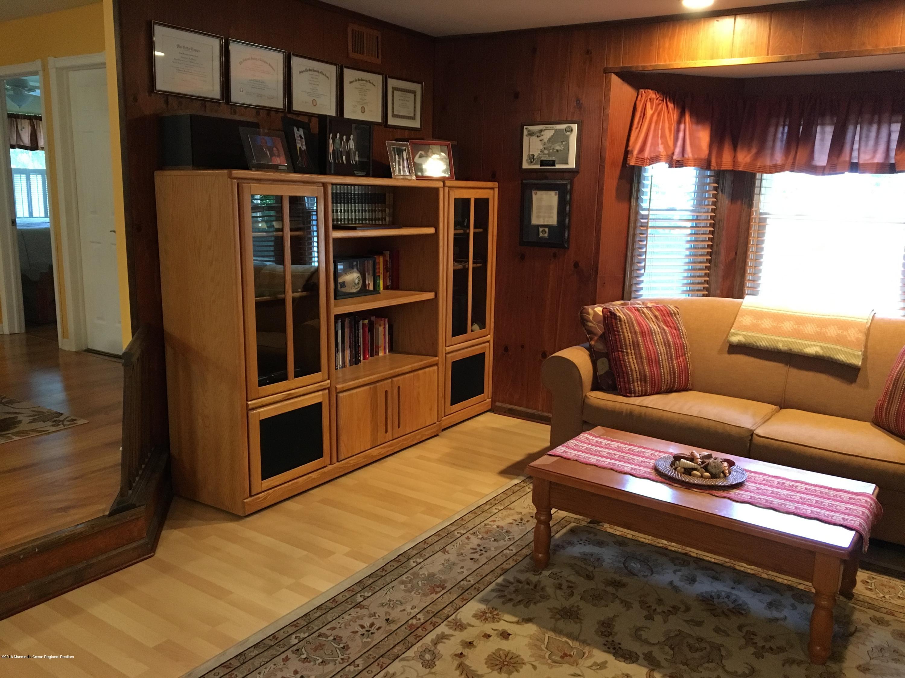 129 Equinox Road Manahawkin, NJ 08050 - Photo 17 of 39 lll