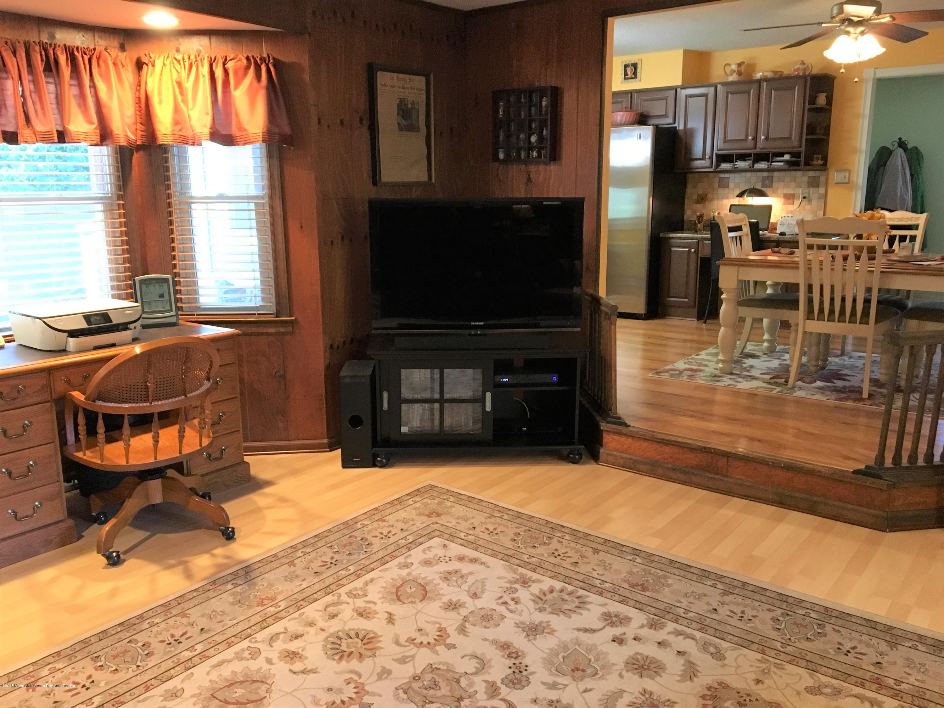 129 Equinox Road Manahawkin, NJ 08050 - Photo 18 of 39 llll