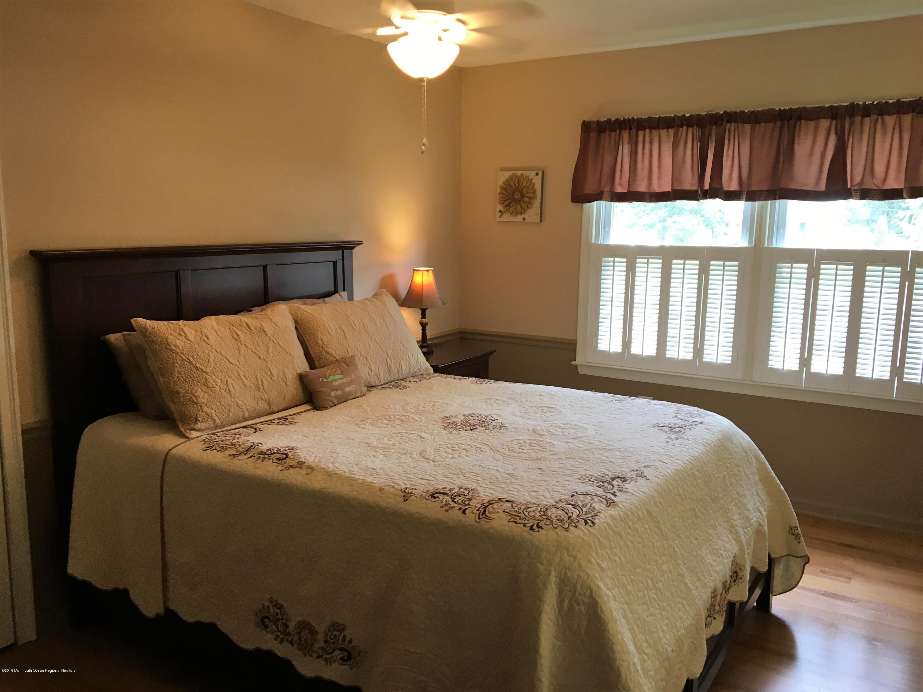 129 Equinox Road Manahawkin, NJ 08050 - Photo 20 of 39 n