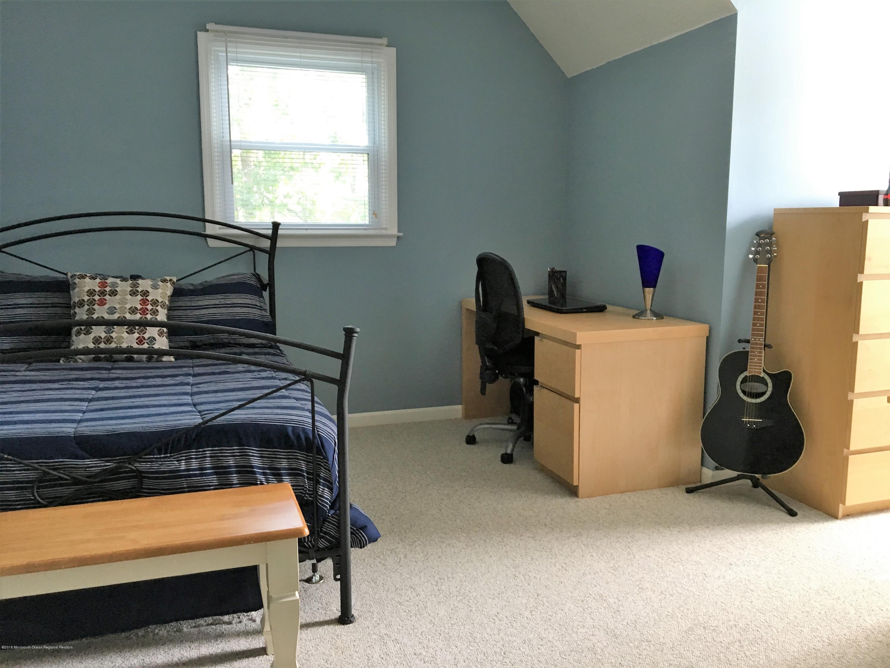 129 Equinox Road Manahawkin, NJ 08050 - Photo 29 of 39 q