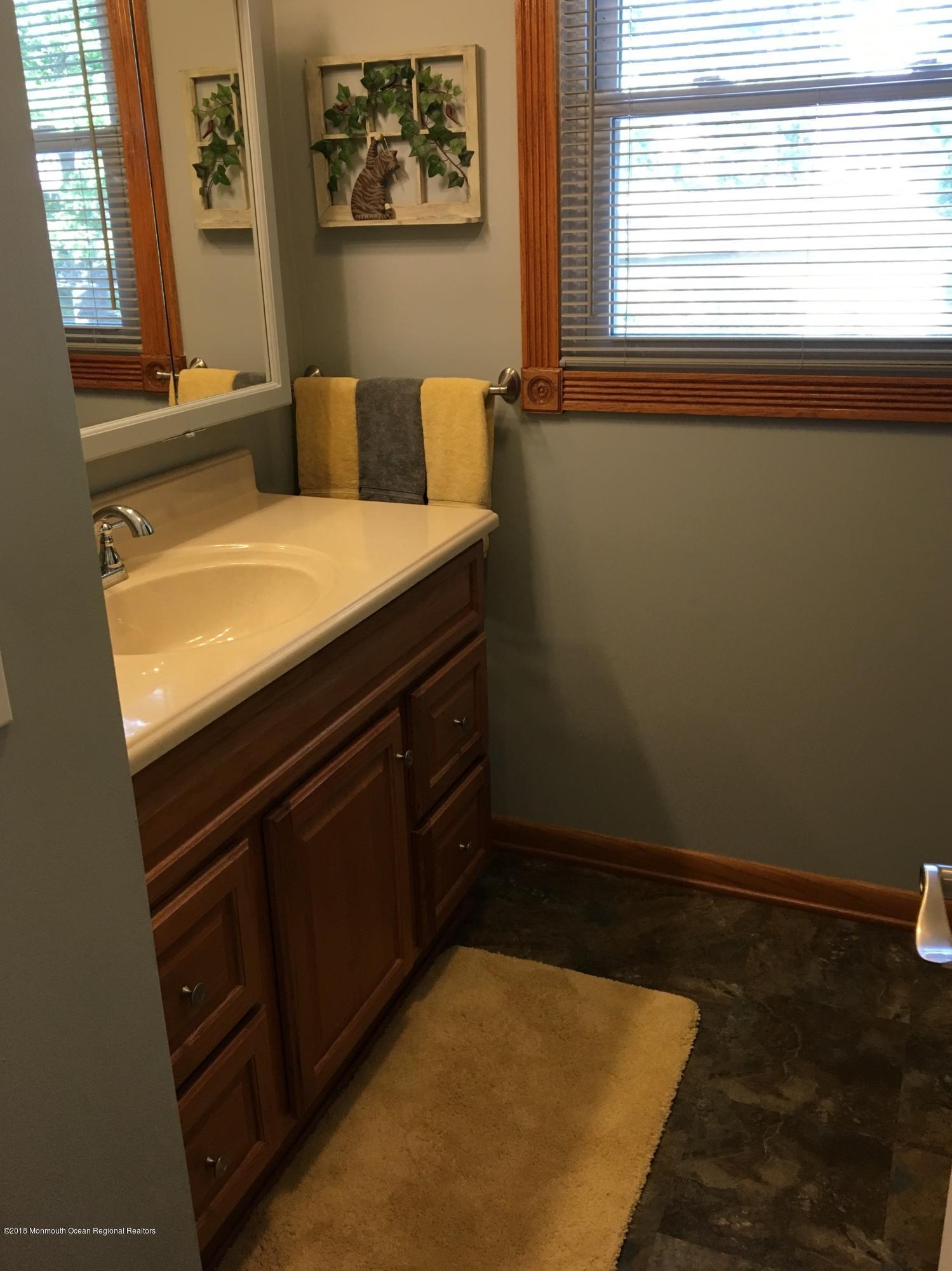 129 Equinox Road Manahawkin, NJ 08050 - Photo 32 of 39 sss
