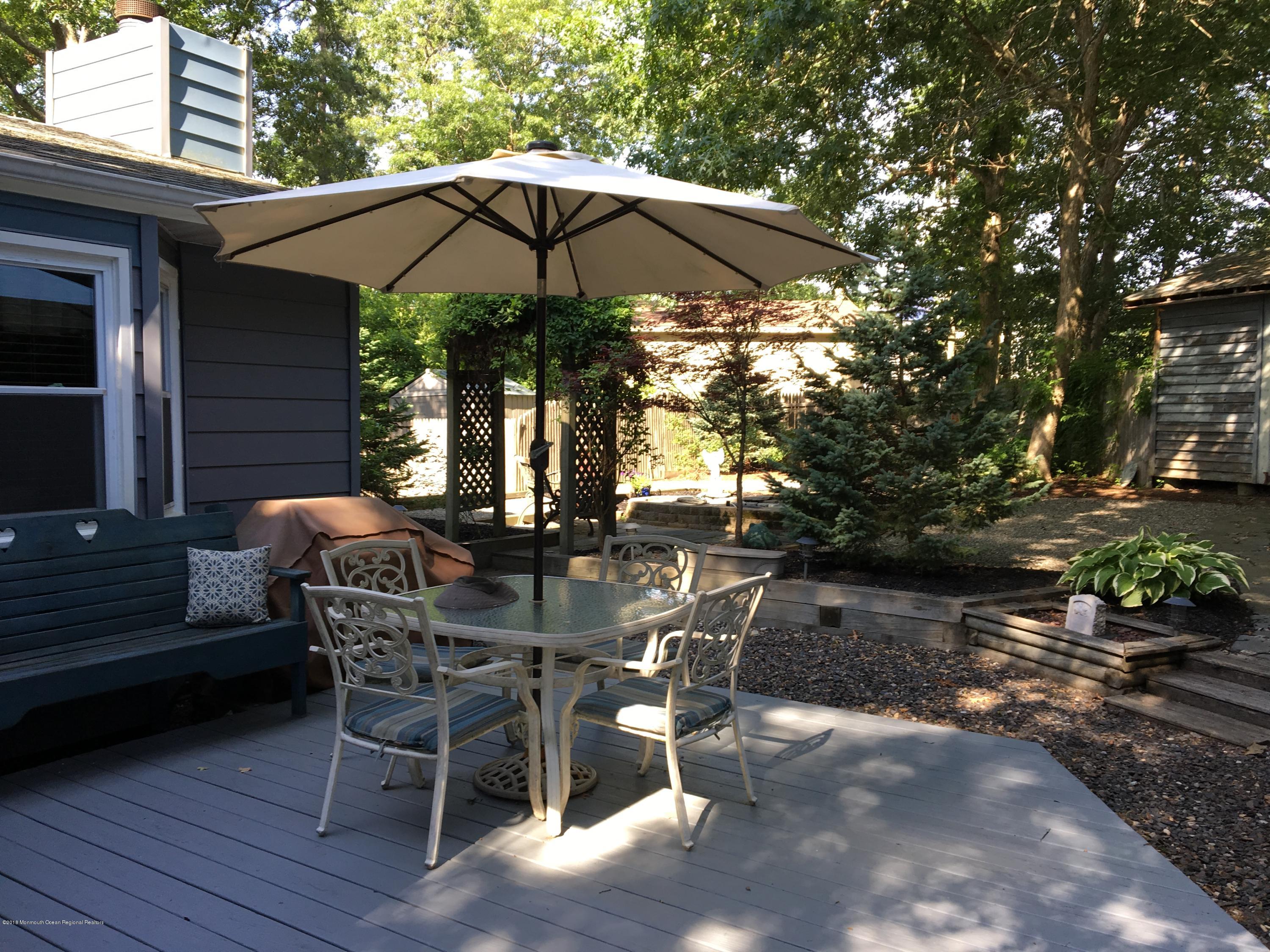129 Equinox Road Manahawkin, NJ 08050 - Photo 35 of 39 x