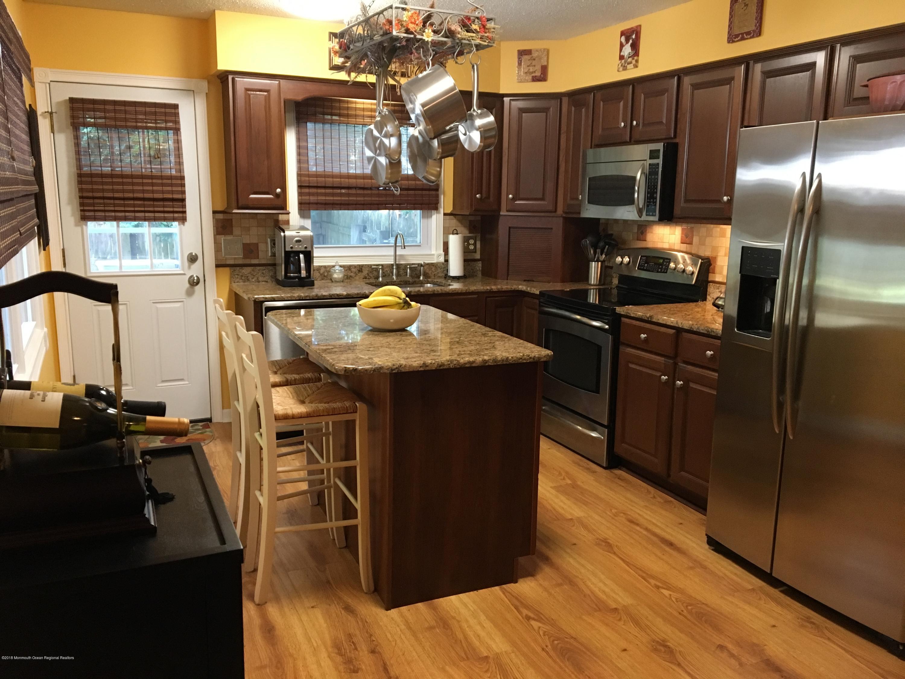 129 Equinox Road Manahawkin, NJ 08050 - Photo 10 of 39 k