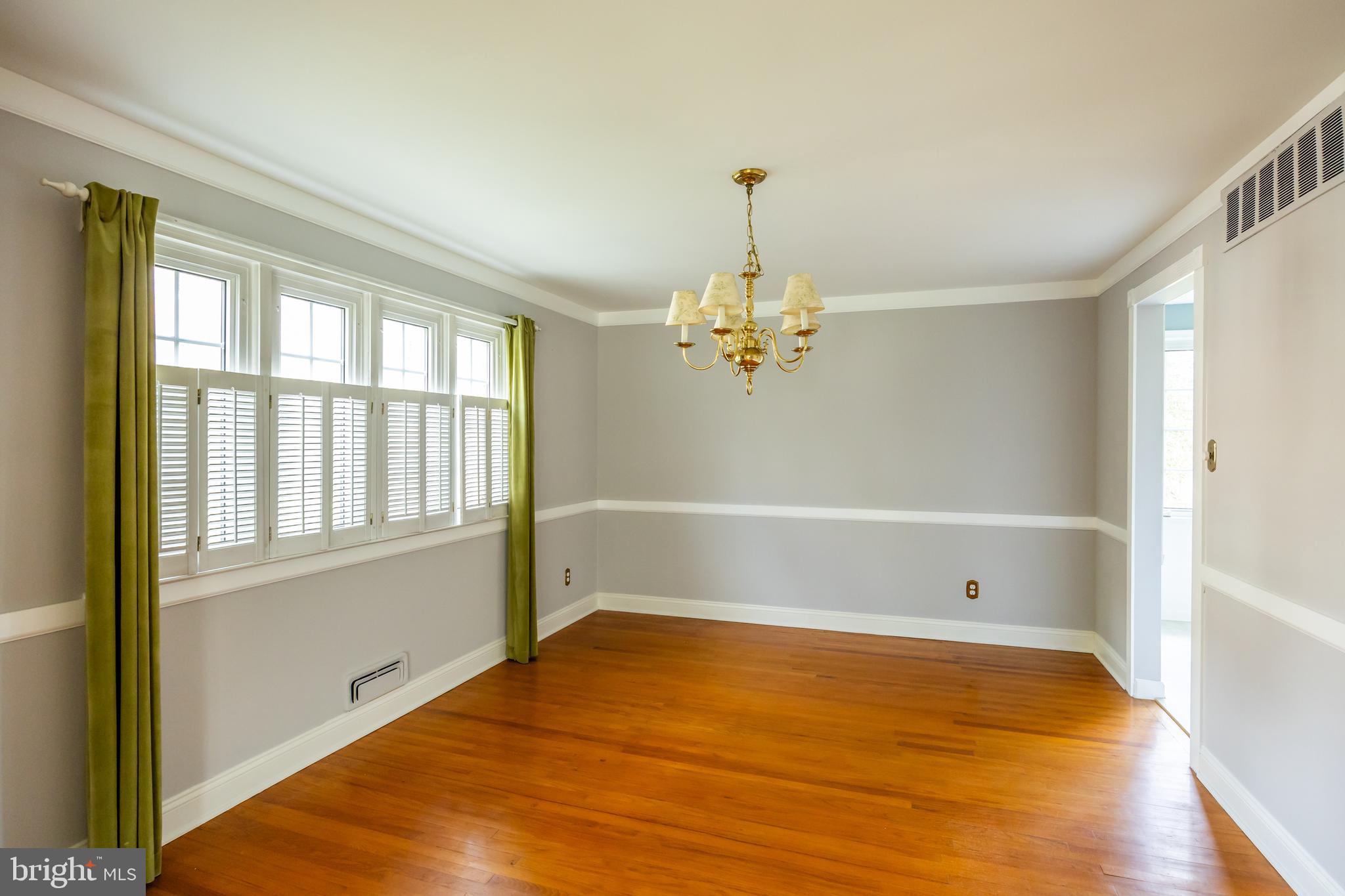 130 Barcroft Drive Cherry Hill, NJ 08034 - Photo 8 of 37