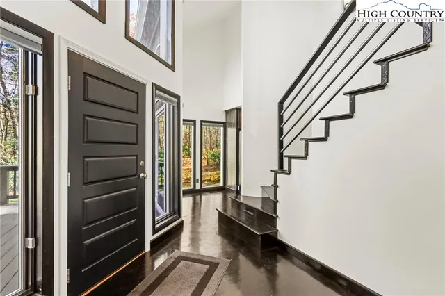 a view of entryway and hall