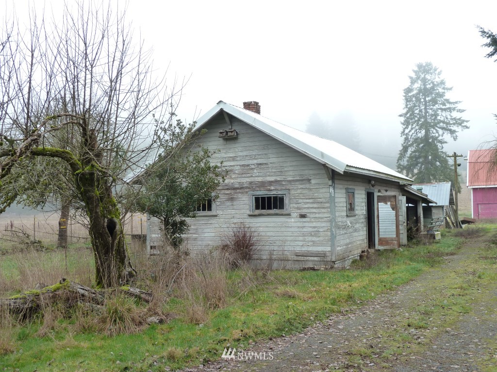 1076 King Road Winlock, WA 98596 - Photo 3 of 13