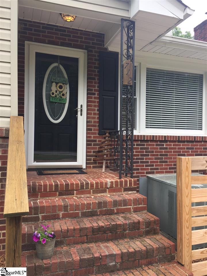 712 Watkins Road Greenville, SC 29617 - Photo 3 of 35 Gallery Image 3