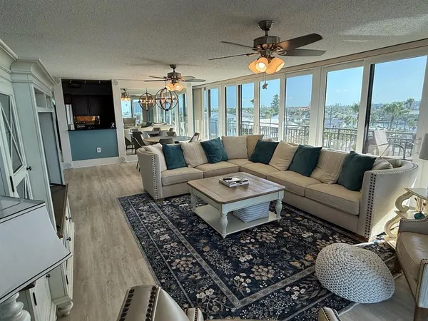 $5,500 | 7650 Bayshore Drive, Unit 401, Treasure Island, FL 33706