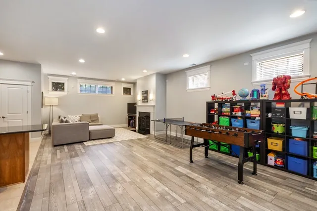 $6,500 | 3814 North Greenview Avenue, Unit 1, Chicago, IL 60613