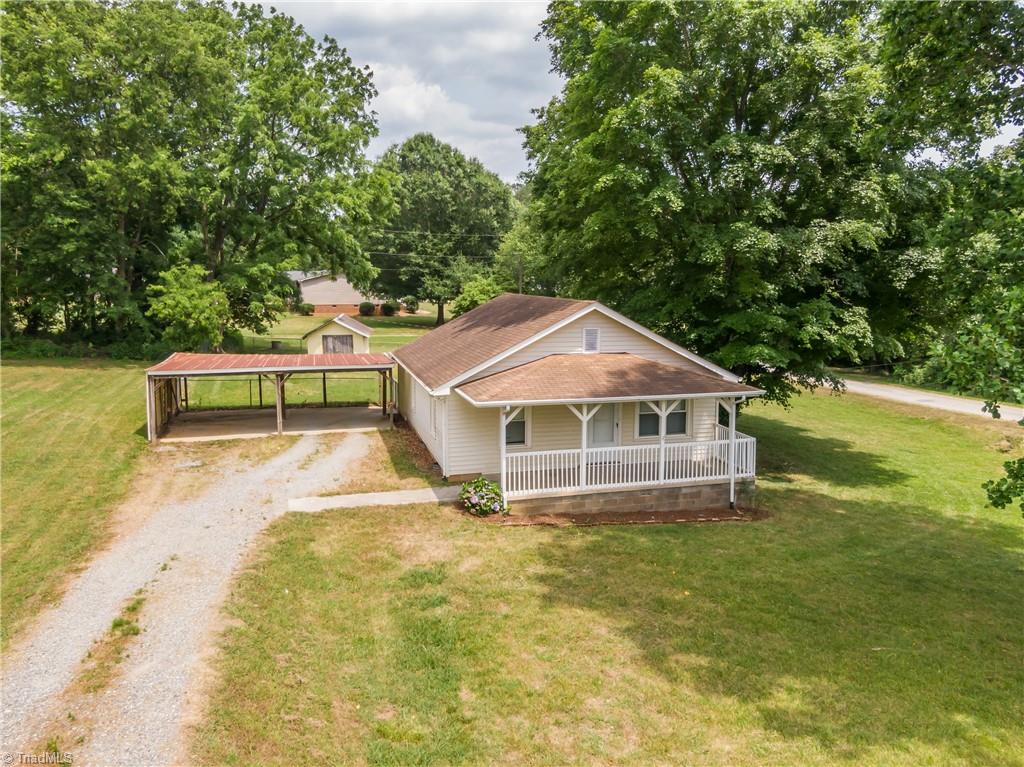 2806 Hacketts Lake Road Greensboro, NC 27406 - Photo 2 of 34 Gallery Image 2