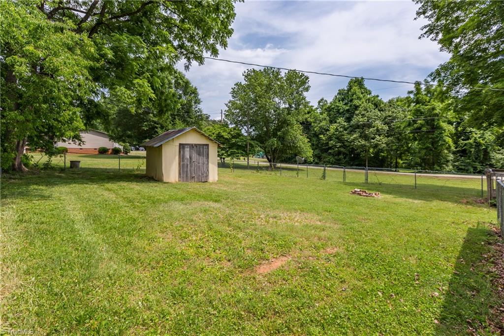 2806 Hacketts Lake Road Greensboro, NC 27406 - Photo 29 of 34 Gallery Image 29