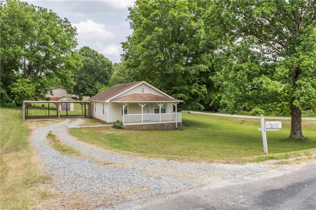 2806 Hacketts Lake Road Greensboro, NC 27406 - Photo 3 of 34 Gallery Image 3