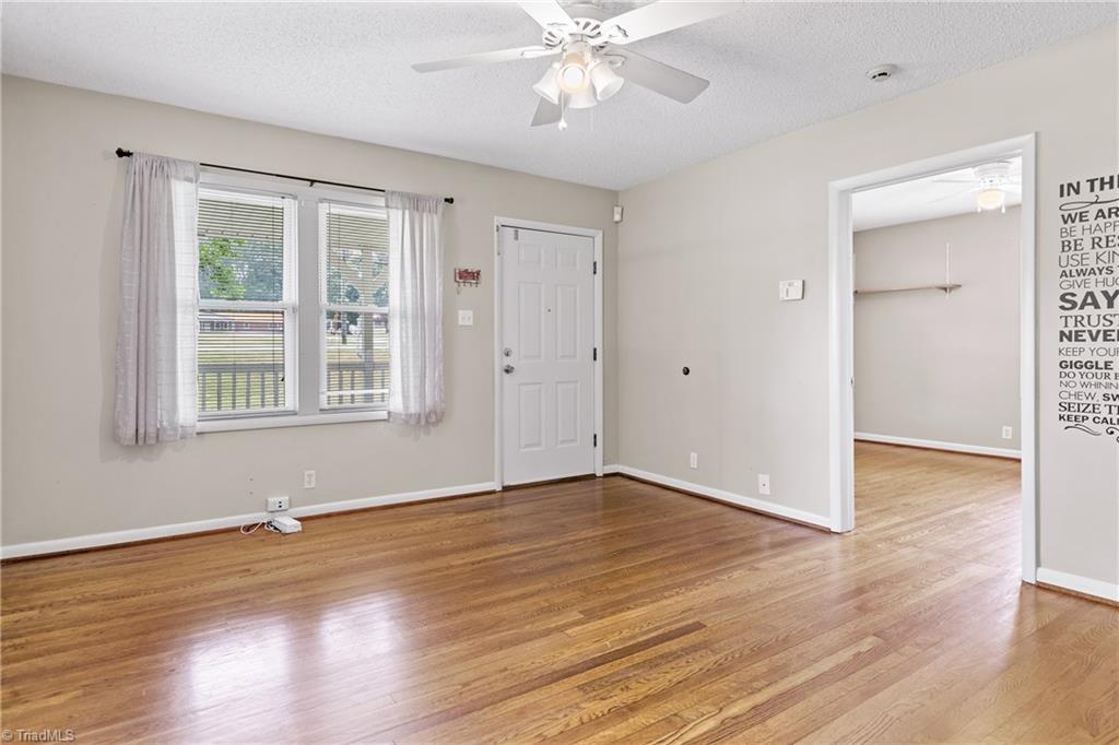 2806 Hacketts Lake Road Greensboro, NC 27406 - Photo 9 of 34 Gallery Image 9