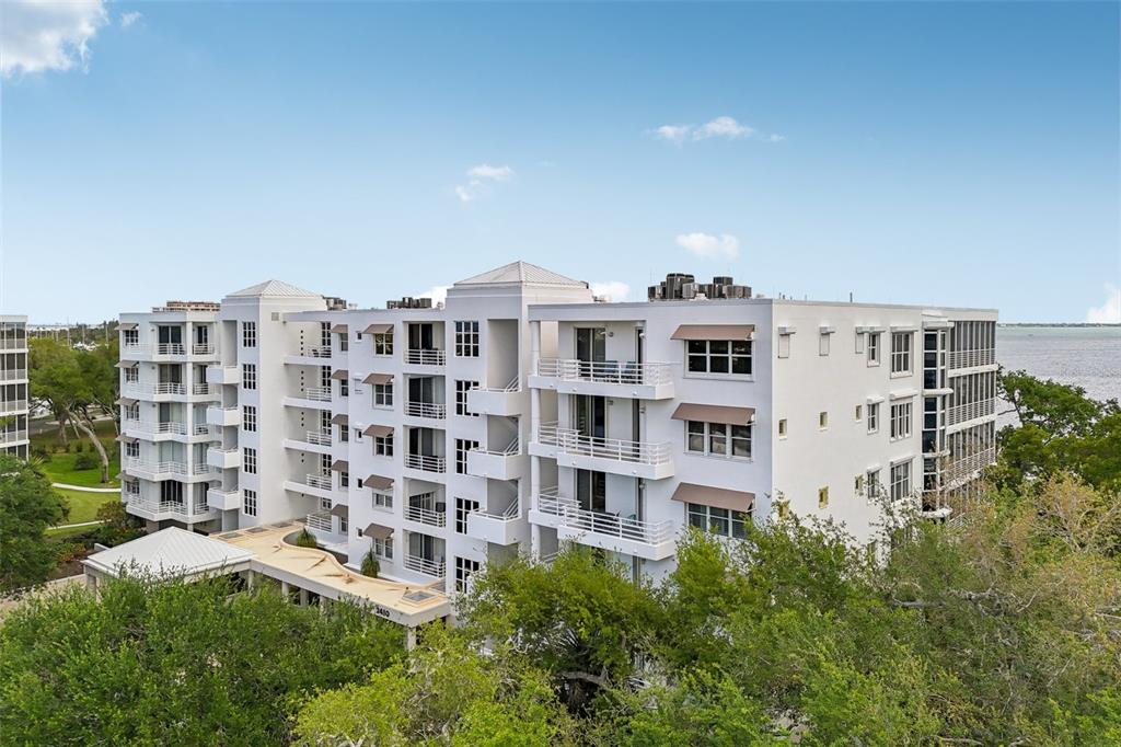 2450 Harbourside Drive, Unit 244 Longboat Key, FL 34228 - Photo 32 of 46 a front view of a building