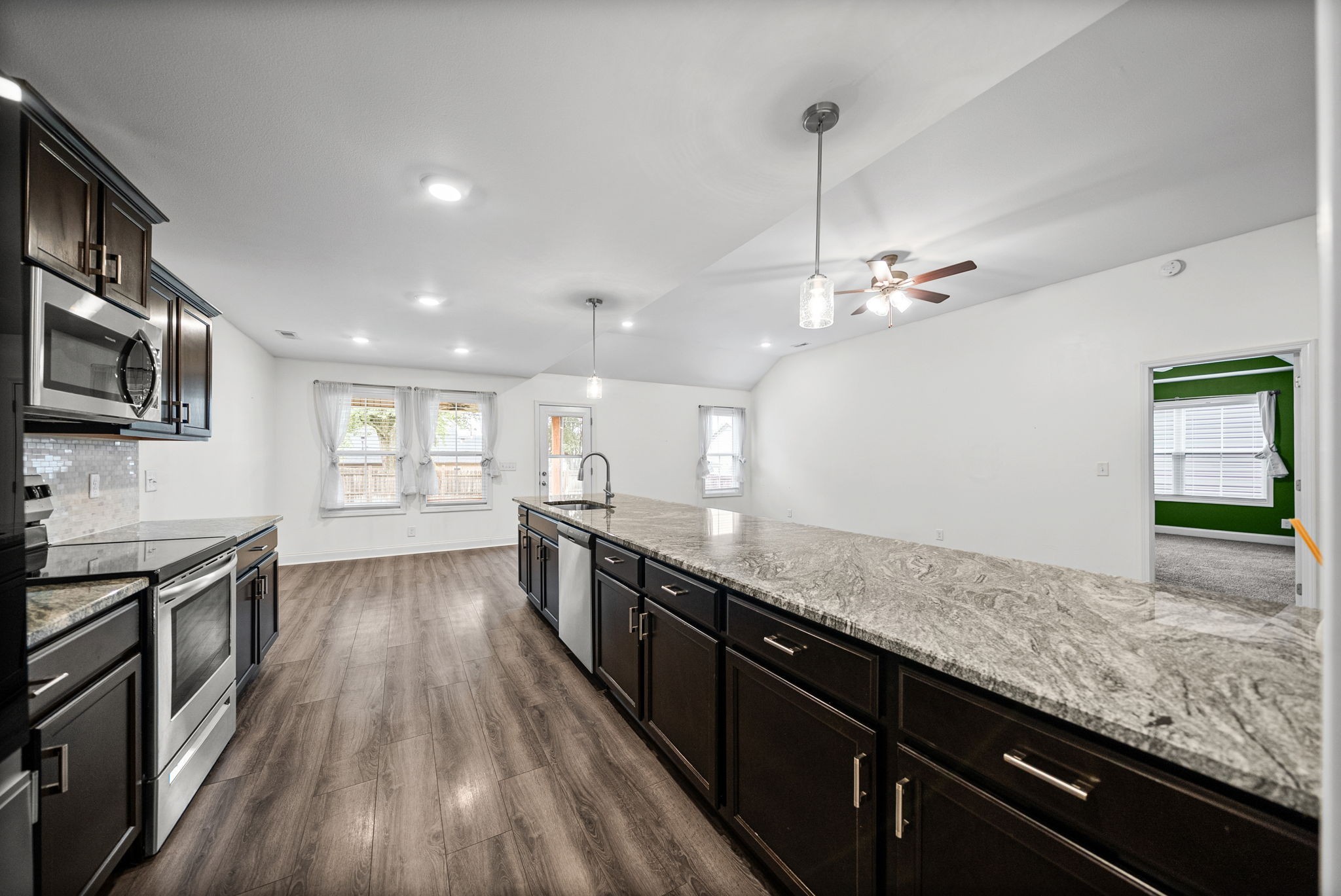 204 King Road Clarksville, TN 37042 - Photo 11 of 29 Gallery Image 11